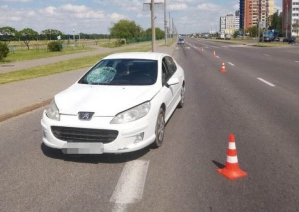 В Бресте водитель легковушки сбила двух женщин В Бресте водитель легковушки сбила двух женщин