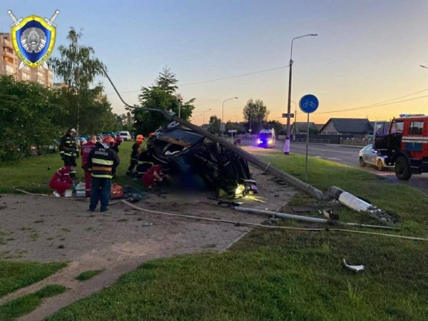 Пьяный водитель BMW разогнался до 146 км/ч и убил пассажира. СК о резонансной аварии BMW X5 в Полоцке