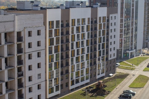 В центре Бреста сдали дом с модными планировками. Узнали, по чем там квартиры