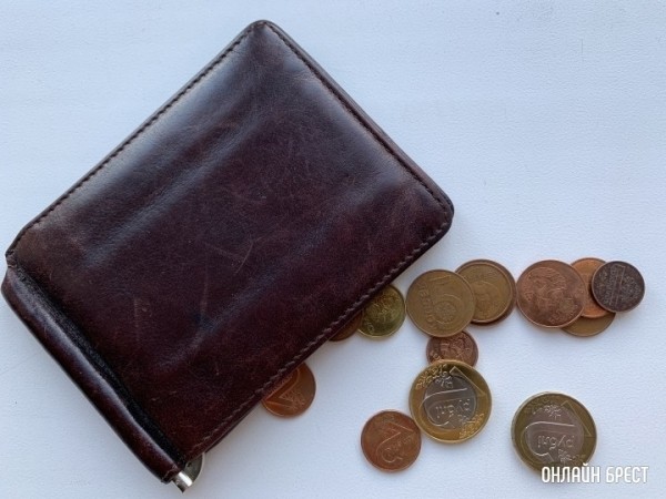 «Я раньше ни у кого никогда не брала в долг…». Белорусы рассказали, на что берут кредиты