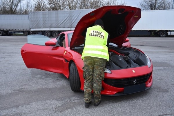Белорус пытался провезти через польскую границу Ferrari стоимостью $280 000. Не вышло