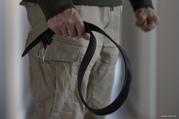 Истории белорусов, которых избивали родители