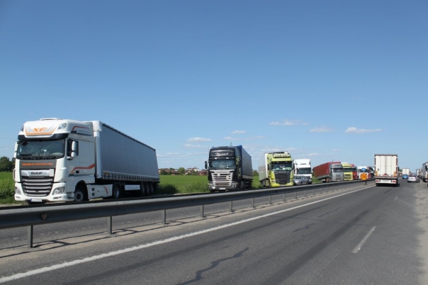 Съездили на границу с Польшей и посмотрели, есть ли скопления фур Съездили на границу с Польшей и посмотрели, есть ли скопления фур