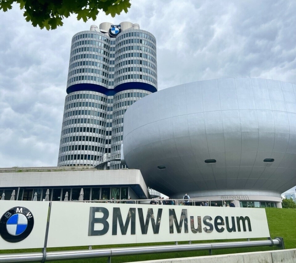 Белорусы потратили 3 000 евро в поездке по Европе на старенькой Mazda 3 Белорусы потратили 3 000 евро в поездке по Европе на старенькой Mazda 3