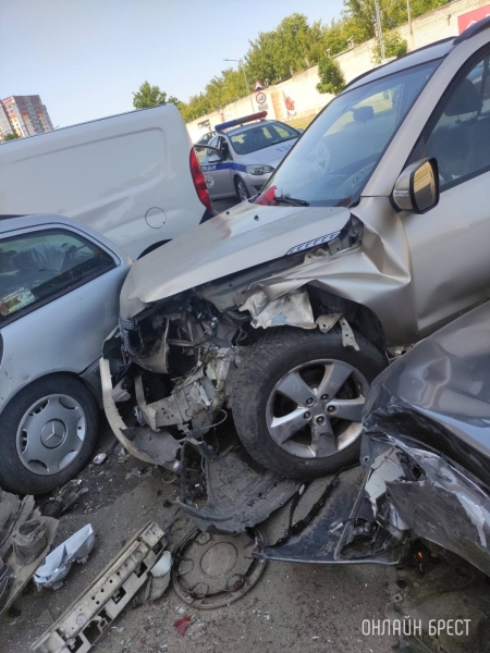 Вот как все было! Видео жесткого ДТП на Гоголя в Бресте Вот как все было! Видео жесткого ДТП на Гоголя в Бресте