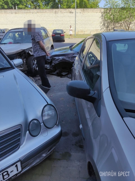 Вот как все было! Видео жесткого ДТП на Гоголя в Бресте Вот как все было! Видео жесткого ДТП на Гоголя в Бресте