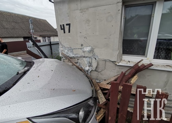Водитель из Бреста врезался в дом в Каменце Водитель из Бреста врезался в дом в Каменце