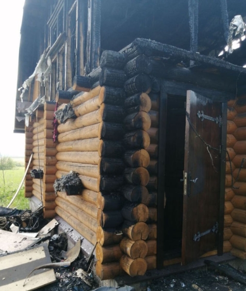 За сбитую собаку сельчанин сжег сарай и баню соседа За сбитую собаку сельчанин сжег сарай и баню соседа