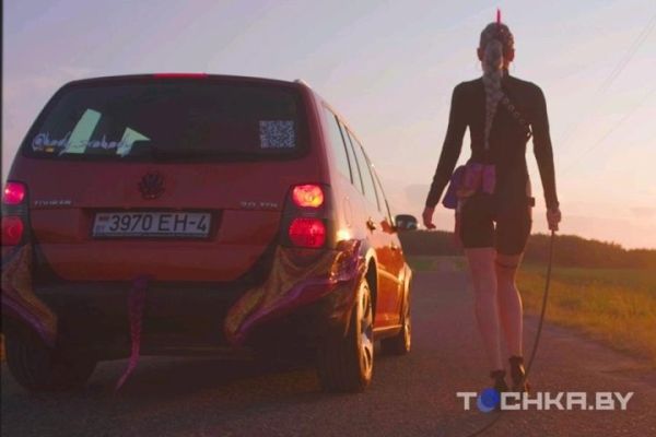 В Беларуси девушка переделала свой Volkswagen Touran в единорога и попыталась продать в два раза дороже В Беларуси девушка переделала свой Volkswagen Touran в единорога и попыталась продать в два раза дороже