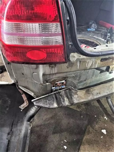 Белорус нашпиговал Kia Shuma сигаретами и поехал через границу, но его план провалился Белорус нашпиговал Kia Shuma сигаретами и поехал через границу, но его план провалился