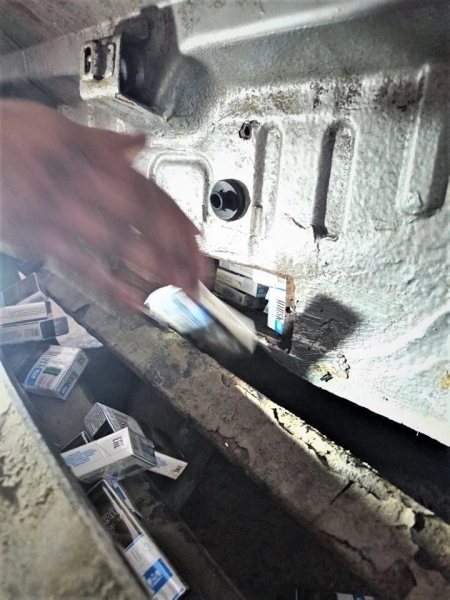 Белорус нашпиговал Kia Shuma сигаретами и поехал через границу, но его план провалился Белорус нашпиговал Kia Shuma сигаретами и поехал через границу, но его план провалился