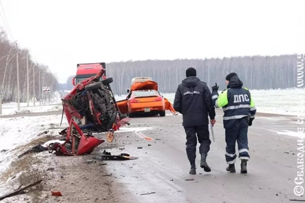 Водитель Infiniti обгонял на скорости 156 км/ч и влетел во встречный Volkswagen. Приговор