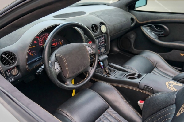 Показываем два редких Pontiac Firebird, которые есть в Беларуси Показываем два редких Pontiac Firebird, которые есть в Беларуси