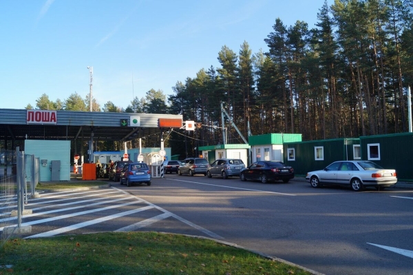 «Наши пожилые водители почти все в разводе». Пообщались с дальнобойщиками на белорусско-литовской границе «Наши пожилые водители почти все в разводе». Пообщались с дальнобойщиками на белорусско-литовской границе