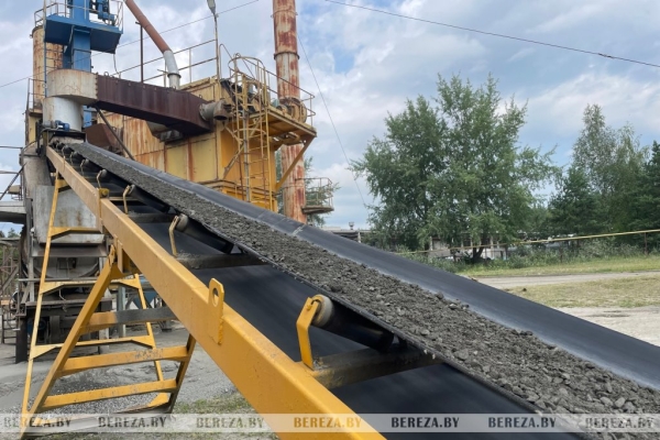 Как делают асфальтобетон в Березовском районе