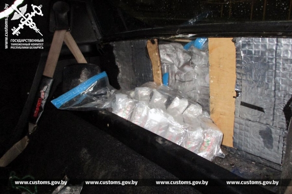 В Беларуси конфисковали раритетный Chevrolet Corvette В Беларуси конфисковали раритетный Chevrolet Corvette