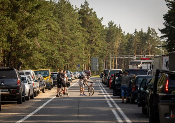 «Наши пожилые водители почти все в разводе». Пообщались с дальнобойщиками на белорусско-литовской границе «Наши пожилые водители почти все в разводе». Пообщались с дальнобойщиками на белорусско-литовской границе