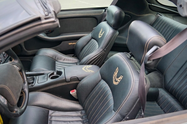 Показываем два редких Pontiac Firebird, которые есть в Беларуси Показываем два редких Pontiac Firebird, которые есть в Беларуси