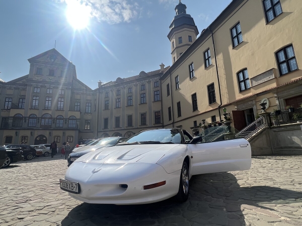 Показываем два редких Pontiac Firebird, которые есть в Беларуси Показываем два редких Pontiac Firebird, которые есть в Беларуси