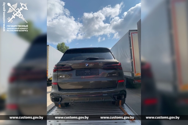Таможня: на ввозе BMW хотели сэкономить 120 тысяч, могут потерять 210 Таможня: на ввозе BMW хотели сэкономить 120 тысяч, могут потерять 210