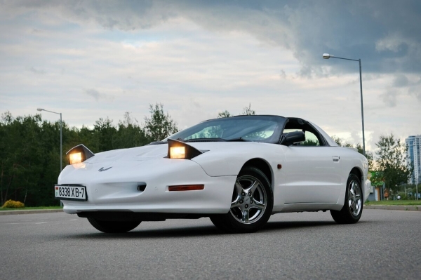 Показываем два редких Pontiac Firebird, которые есть в Беларуси Показываем два редких Pontiac Firebird, которые есть в Беларуси