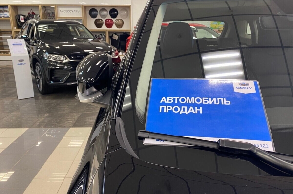 Белорус о сервисе Geely: «Через 10 дней получил не машину, а раскраску». Дилер: «Ремонт был сделан качественно в полном объёме»