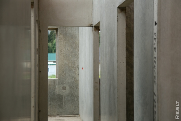 Как белорусы за три месяца построили дом из бетонных панелей Как белорусы за три месяца построили дом из бетонных панелей