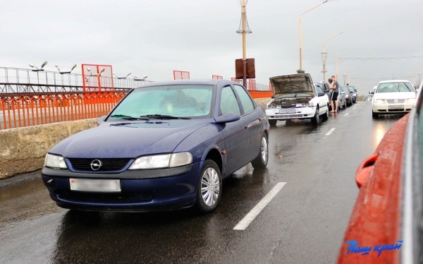 Восемь автомобилей столкнулись в Барановичах на путепроводе