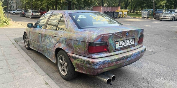 Похоже, это самая разноцветная BMW в Беларуси. Правда, есть нюансы