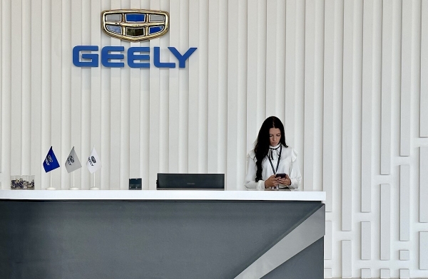 Белорус о сервисе Geely: «Через 10 дней получил не машину, а раскраску». Дилер: «Ремонт был сделан качественно в полном объёме»