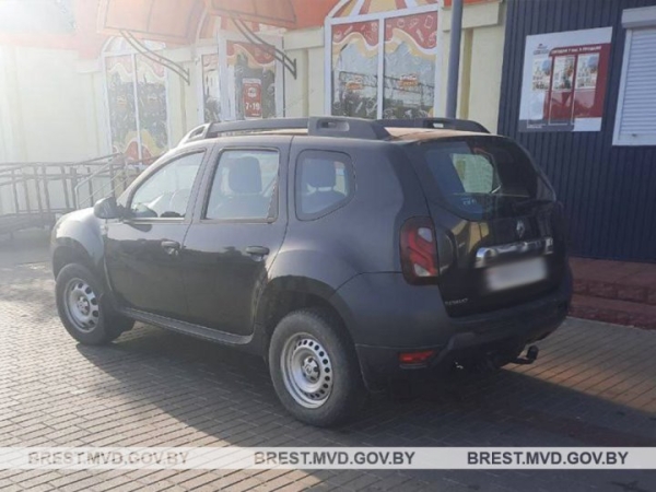 В Бресте мужчина повредил авто и нанес удары владельцу автотранспорта В Бресте мужчина повредил авто и нанес удары владельцу автотранспорта