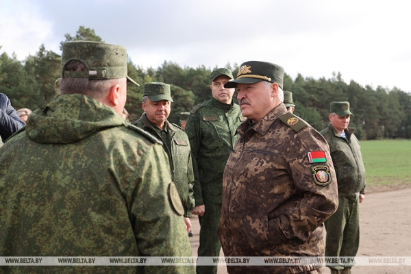 Лукашенко осмотрел укрепрайон в Брестской области