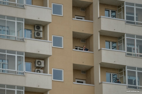 «Вместо брачной ночи собирали по квартире воду». Белорусы рассказывают истории самых диких коммунальных ЧП