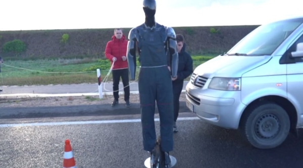 Милиция наглядно показала, как несколько секунд могут сломать жизнь пешеходу и судьбу водителю Милиция наглядно показала, как несколько секунд могут сломать жизнь пешеходу и судьбу водителю