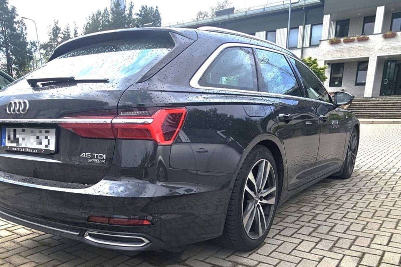 Литовские пограничники не впустили в Беларусь Audi A6. Почему?