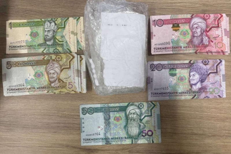 Литовская таможня задержала рейсовый автобус МАЗ за контрабанду наличных и сигарет