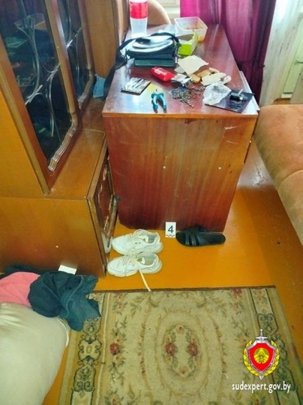 Белорус проснулся утром и нашел в квартире труп женщины. Что случилось?