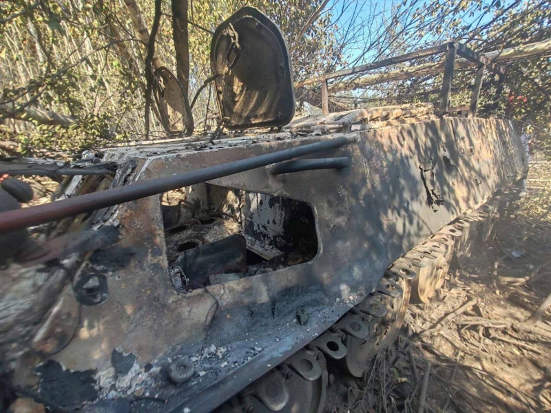 В Столинском районе потушили крупный пожар. Сгорел вездеход