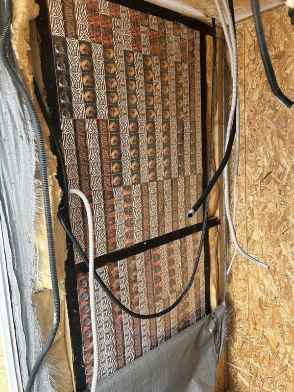 Тайник с 5000 пачками сигарет нашли в фуре под управлением белоруса