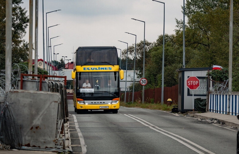 «Возьму льготника из Бреста в Варшаву бесплатно». Белорусы придумали новый способ заработать на прохождении границы