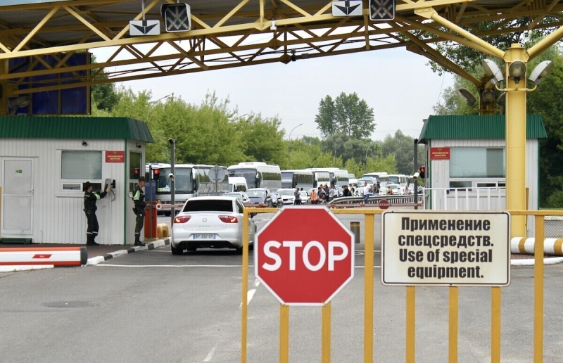 «Возьму льготника из Бреста в Варшаву бесплатно». Белорусы придумали новый способ заработать на прохождении границы